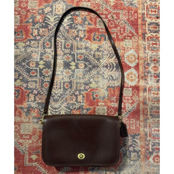 Coach Handbags - Vintage Coach Brown Leather Turnlock Flap Crossbody Bag USA Hangtag 9655